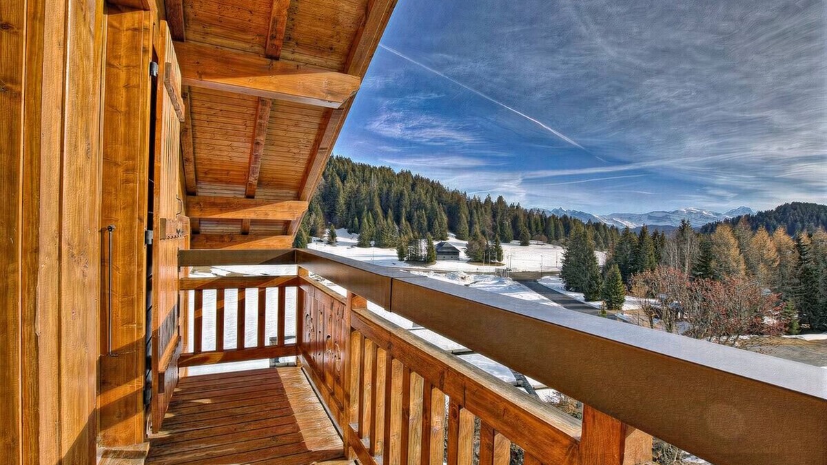 Le Praz de Lys Ski Chalet | Mont Blanc views from this spacious chalet