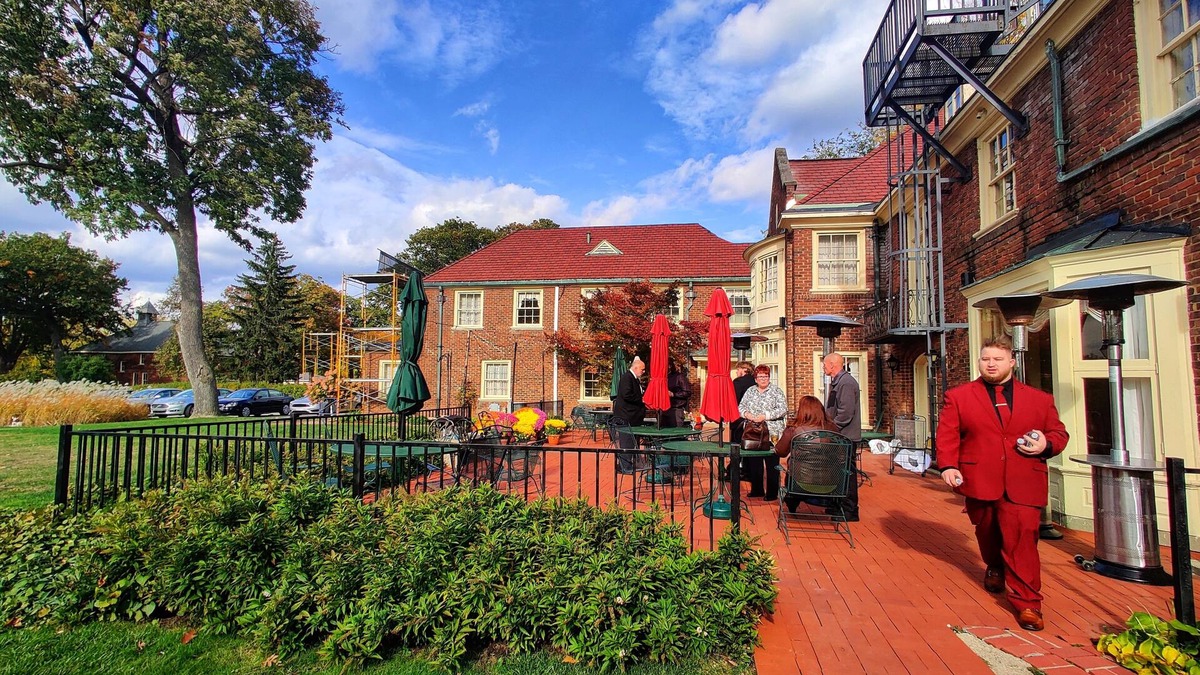 Celebration Square Bed & Breakfast | Montague Inn