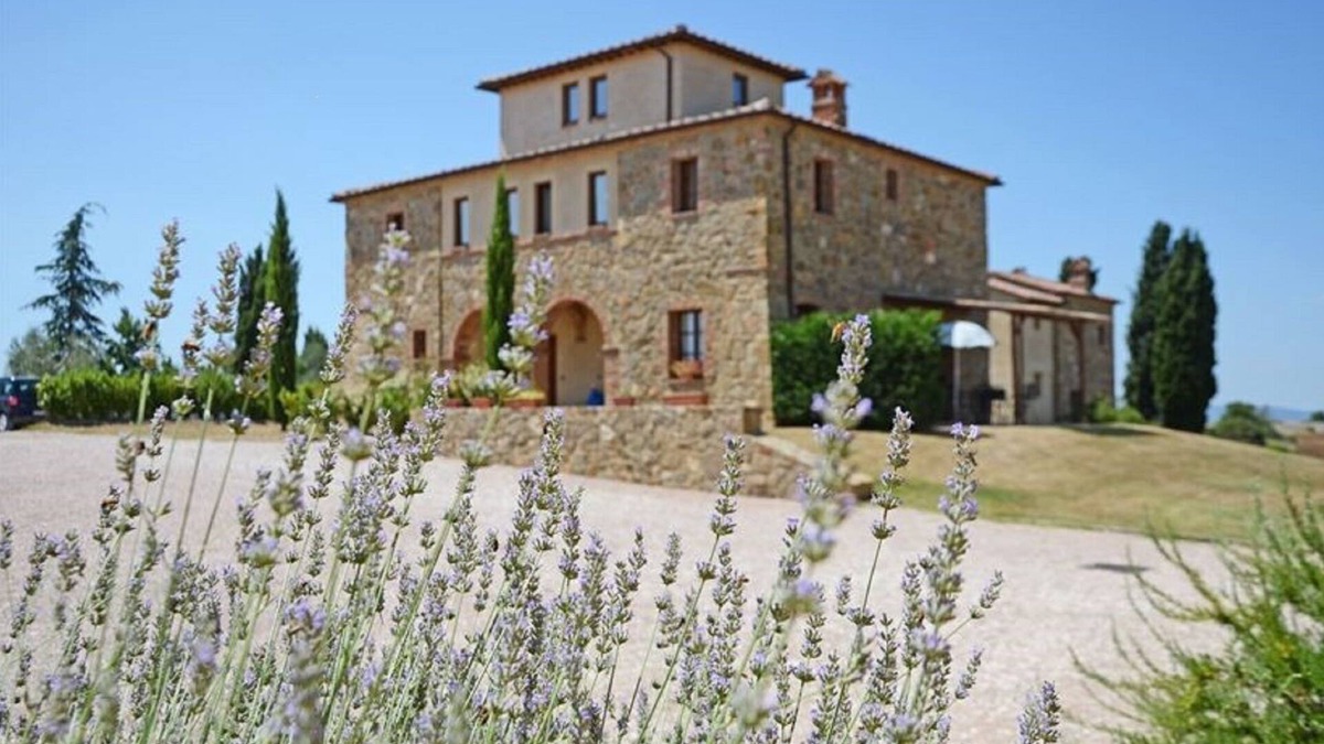 Bollano Apartment | Montalcino Villa - Breathtaking Views of the Val d'Orcia