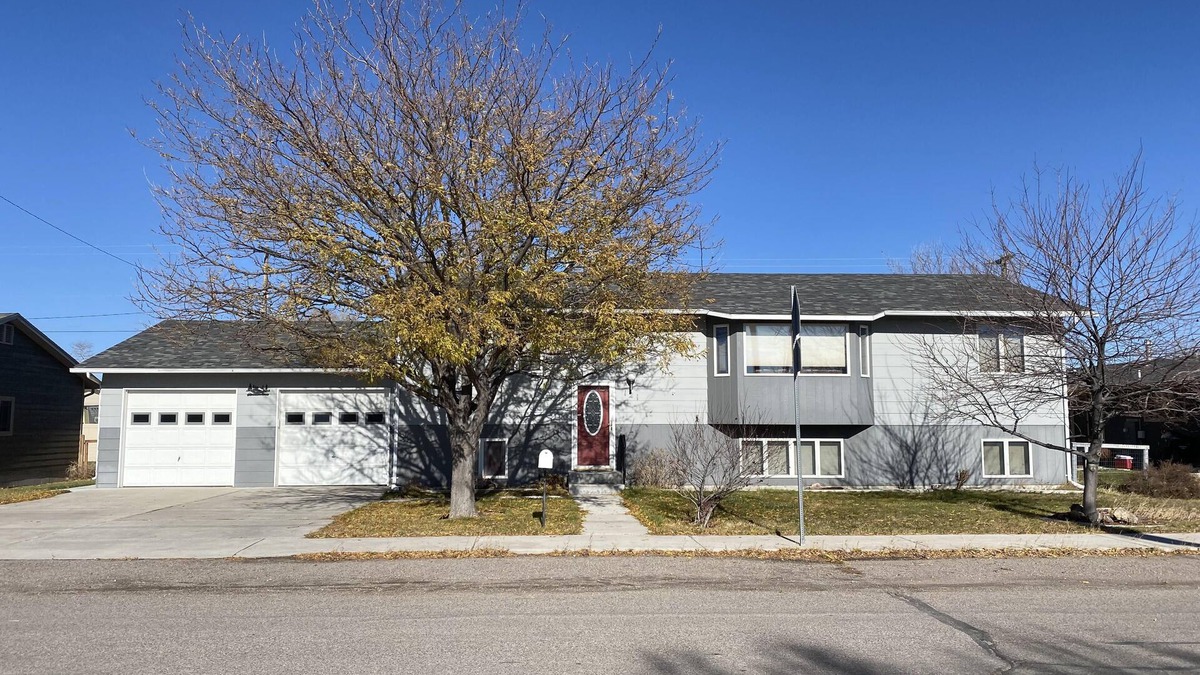 Dillon House | Montana Home close to golfing, fishing, skiing, hiking, hunting and downtown