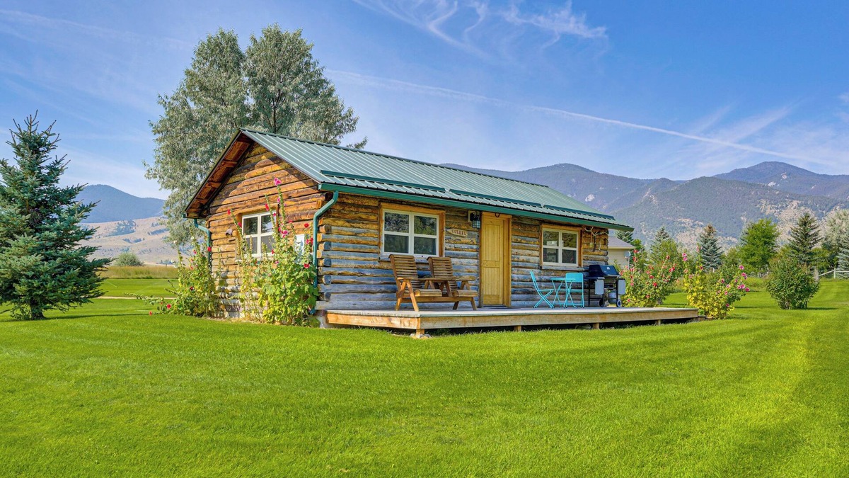 Alder Cabin | Montana Mountain Getaway: Deck & Amazing Views