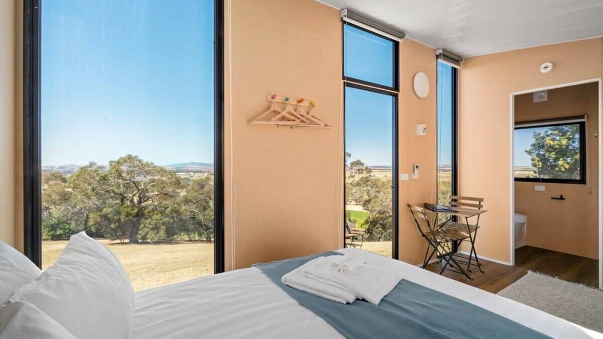 Ararat House | Montara Views 4 by Tiny Away