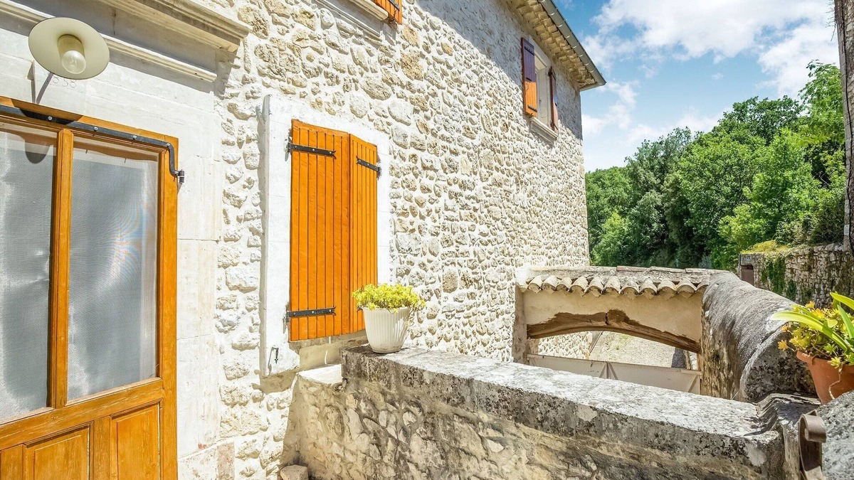 Montclus House | Montclus Charm: Views & Calm