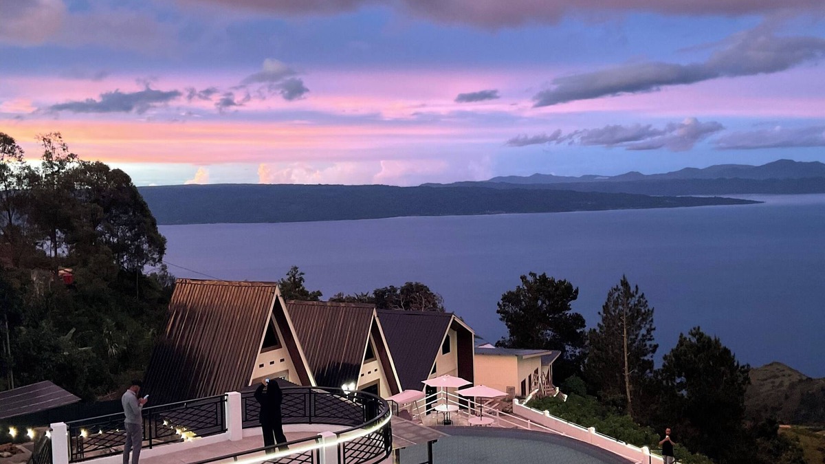 Parmonangan Hotel | Montero Glamping & Stay