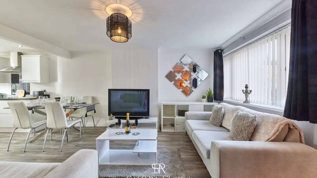 Newcastle-upon-Tyne House | Monthly Stay | Stylish 3BR | City Centre | Parking