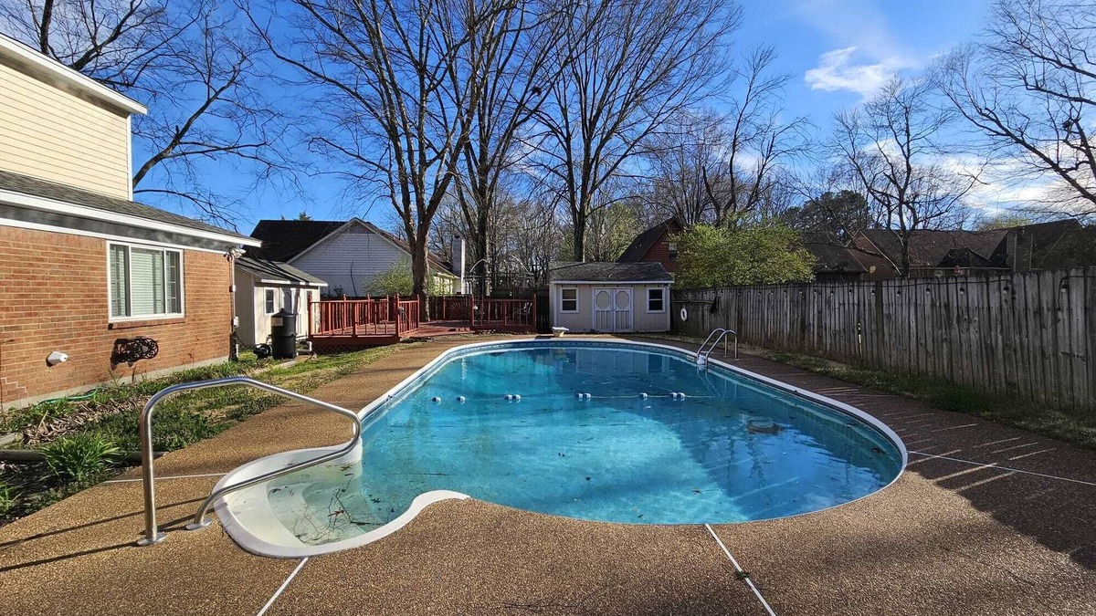 Southwind House | MONTHLY STAYS- 5 BR+ Extra Space Bed with Pool- Master Downstairs