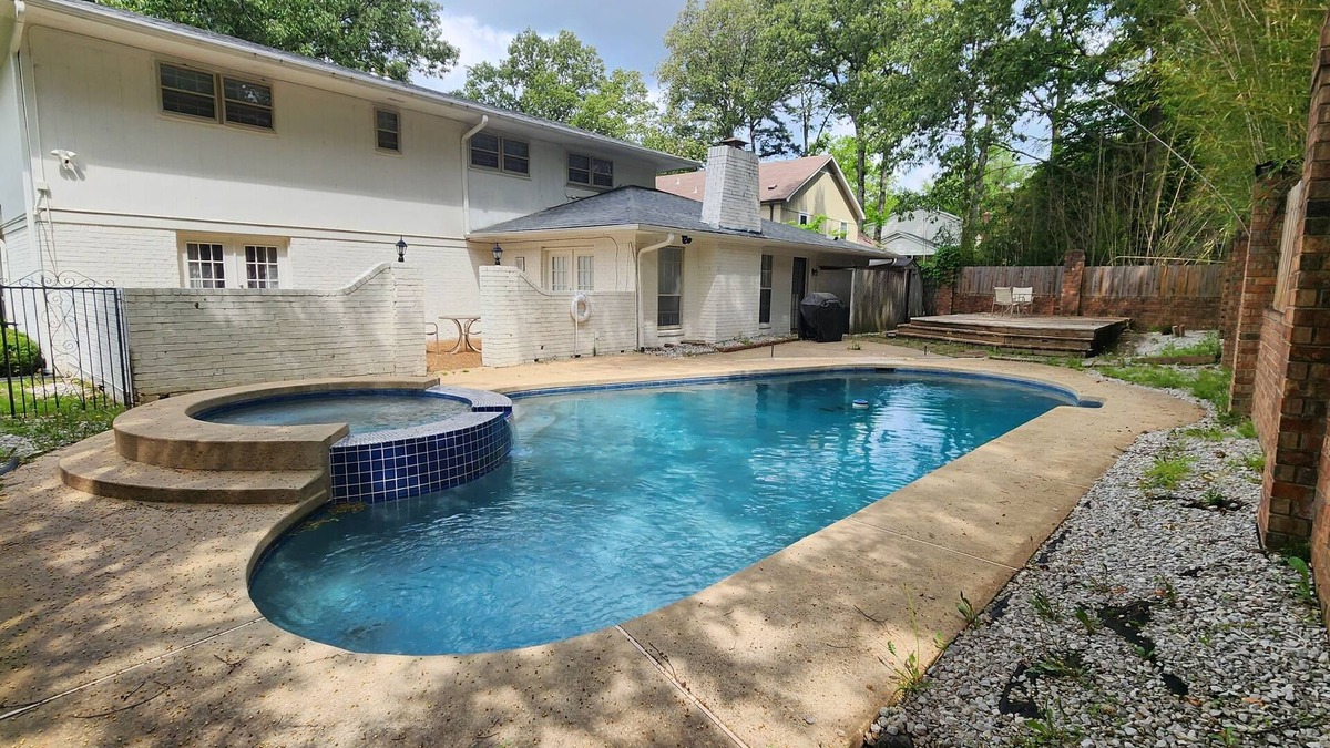 Cordova House | MONTHLY STAYS-Southern-Inspired 5-BR Luxury Home with Pool & Jetted Tub