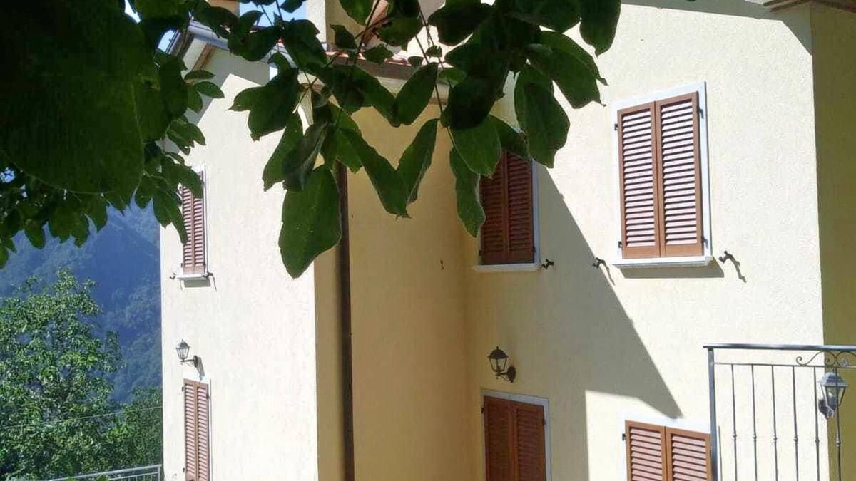 Seravezza House | MONTI&MARE "comfortable refuge in the Apuan Alps."