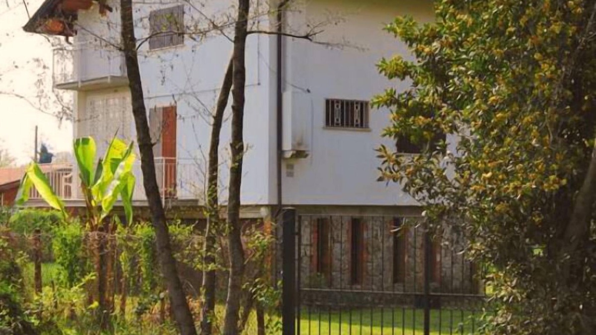 Capanne-Prato-Cinquale House | Montignoso: House with garden