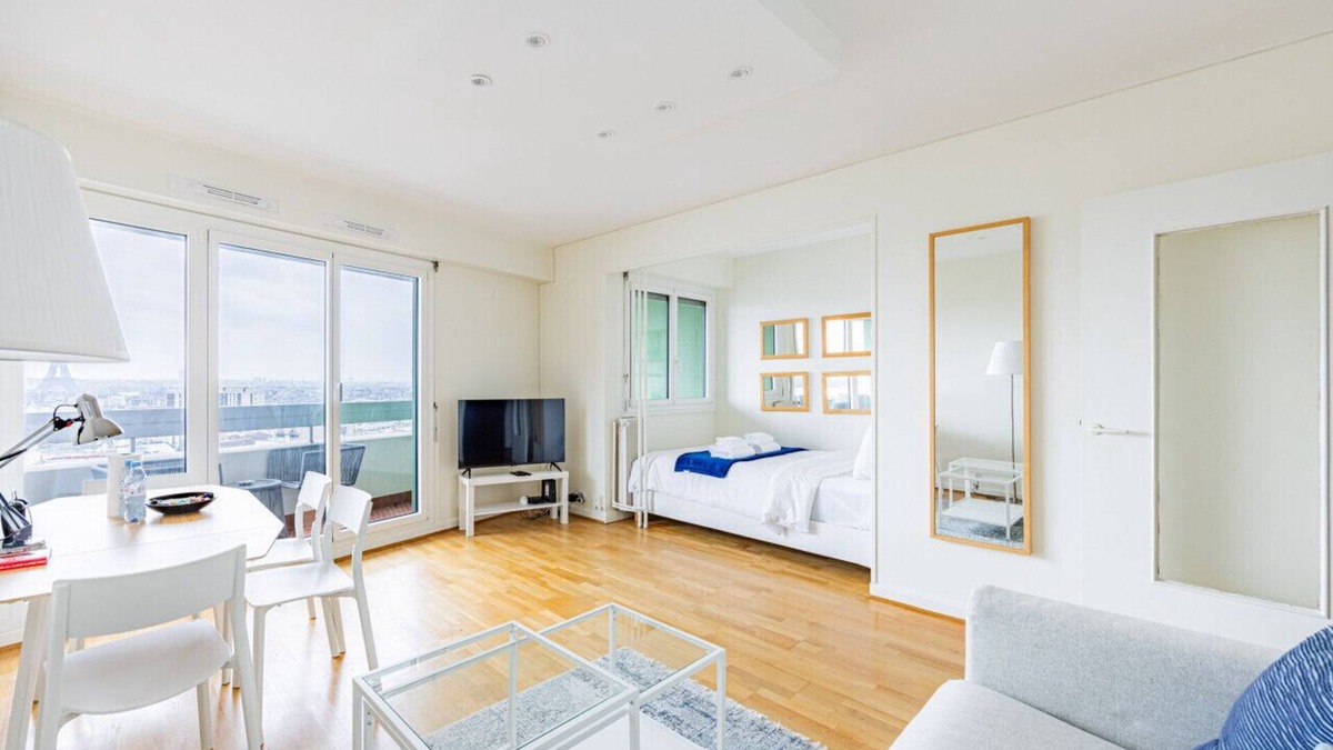 Necker Apartment | Montparnasse - Eiffel Tower view - Balcony