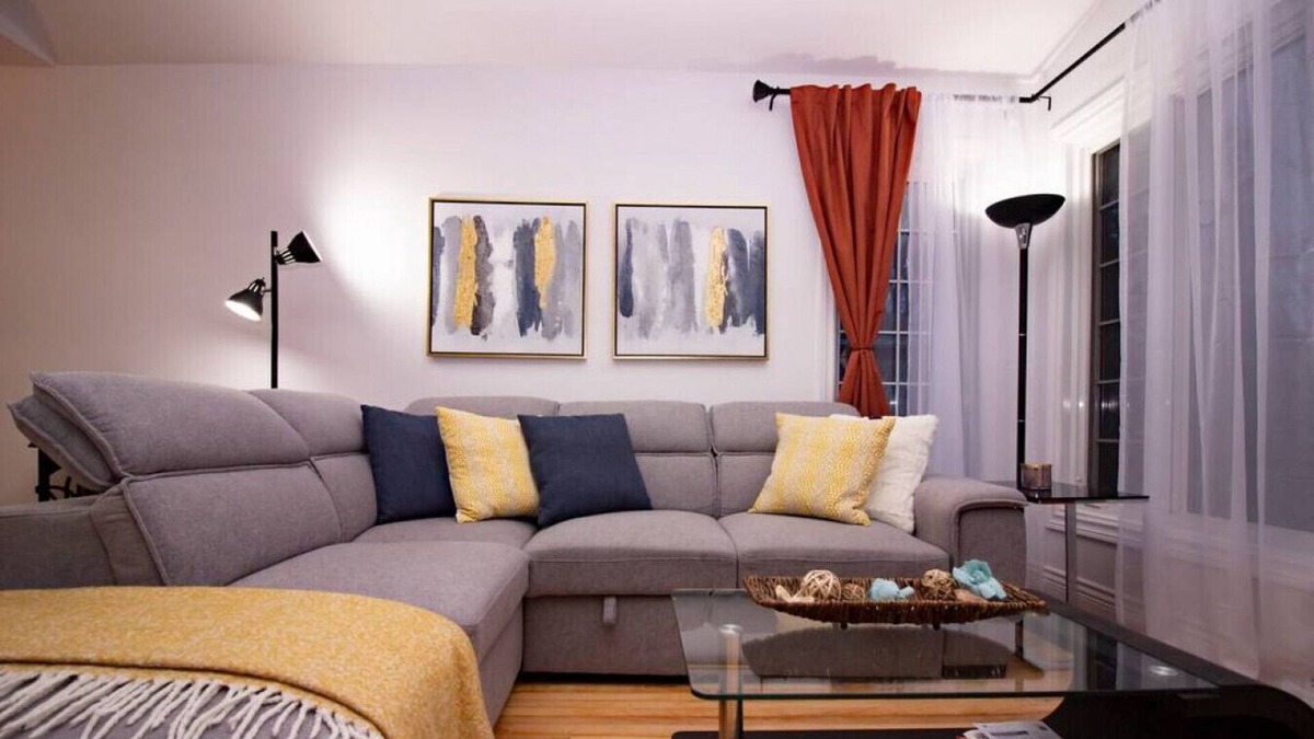 Pierrefonds-Roxboro House | Montreal Life Cute & Cozy Family Friendly 3BR Home