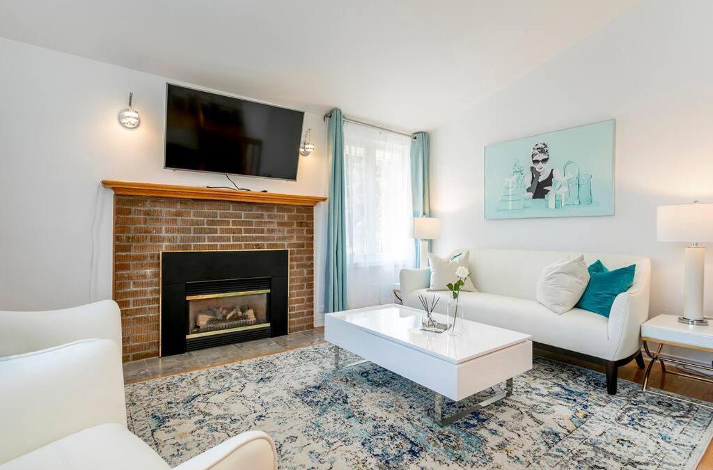 Chateauguay Villa | Montreal RiverView New Pool BBQ 4bedroom