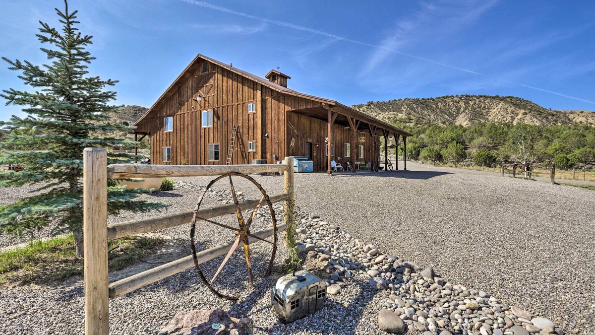 Montrose Cabin | Montrose Barndominium on 7 Acres with Views!