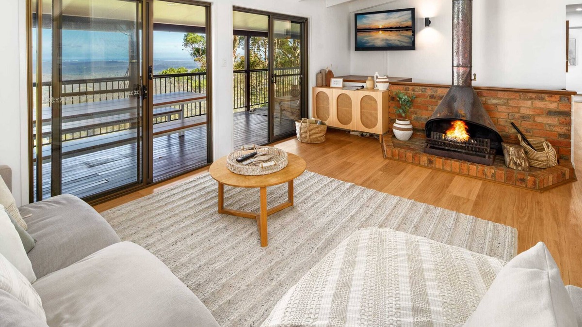 Montville House | Montville Retreat With Hinterland & Coastal Views