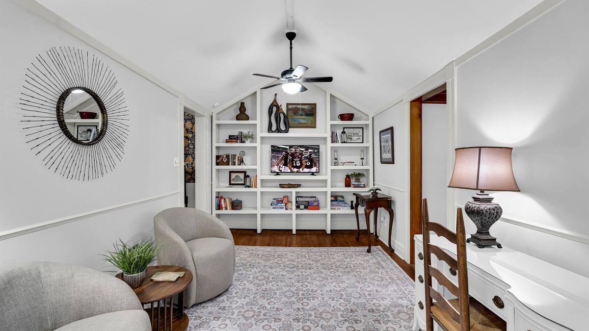 Columbus House | Monty's Place by OneHometown Getaways