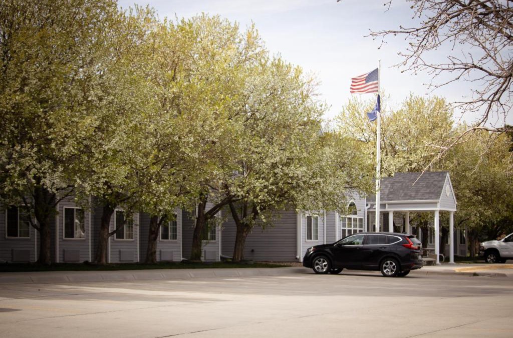 Gering Hotel | Monument Inn & Suites