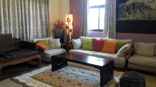 Jiaoxi House | Moon Child Field