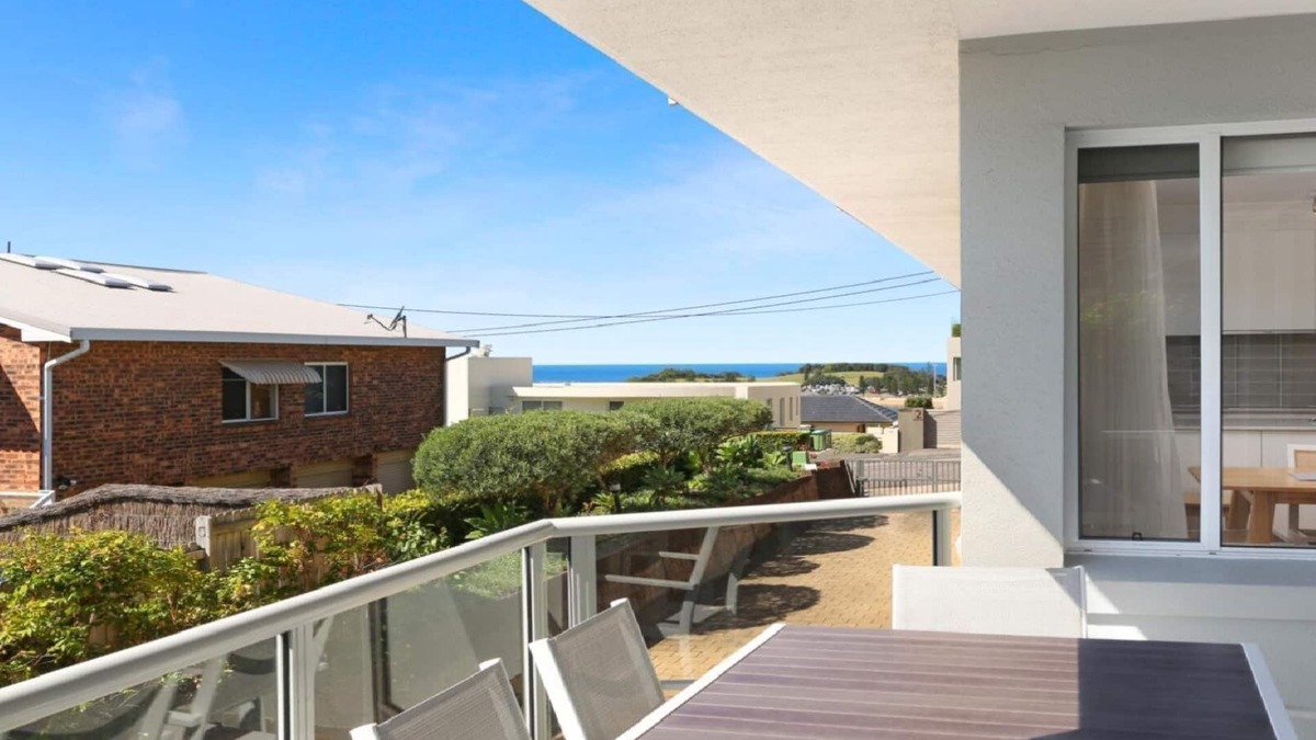 Terrigal Apartment | MOON GLOW| Views, Short walk to beach | Accom Holidays