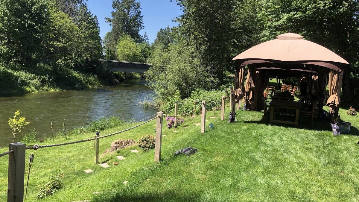 North Bend House | Moon River Suites Wedding Party Lodging on River