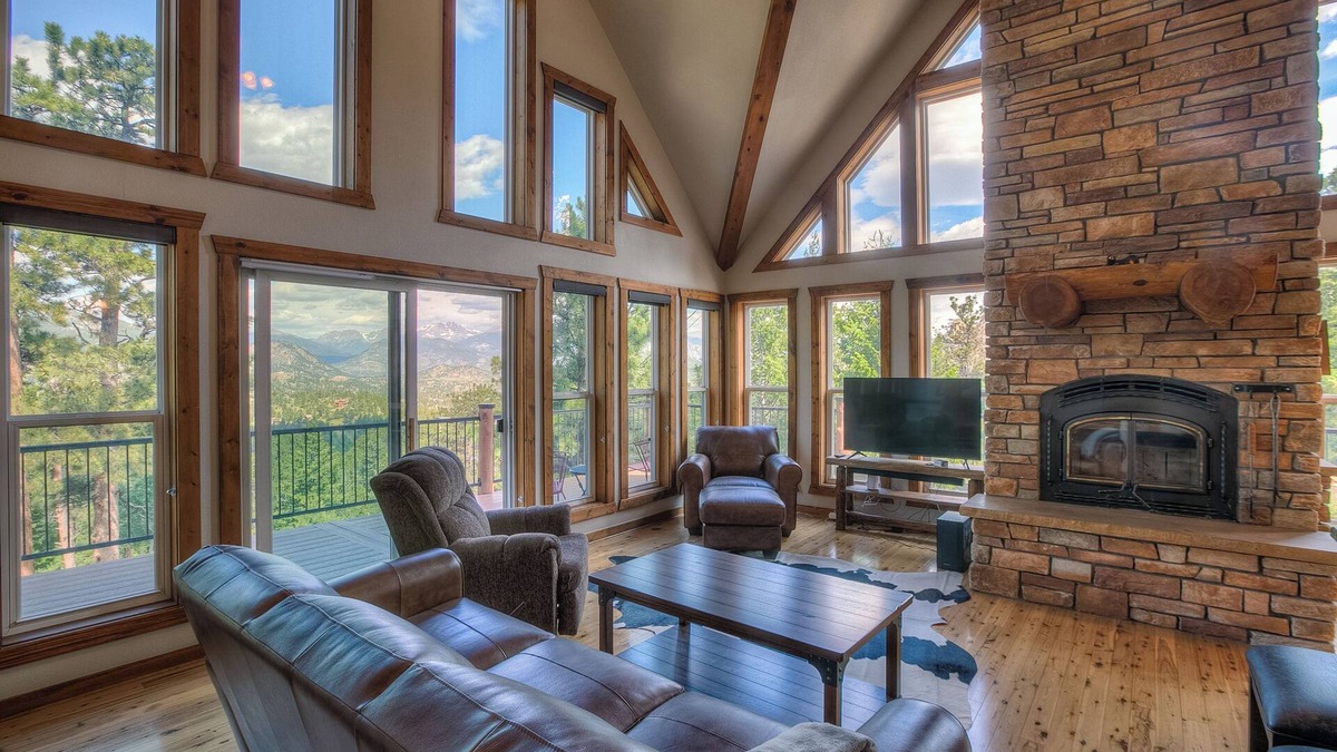 Little Valley House | Moon Trailway Monthly Rental - Premier Mountain Getaway Sleeps 10