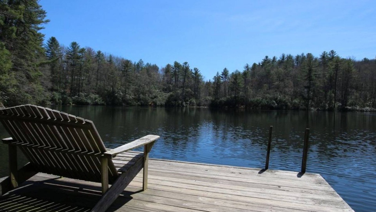 Sherwood Forest House | Moondance - Hike/Bike/Golf/Relax w/Hot Tub - Brevard/DuPont/Caesars H