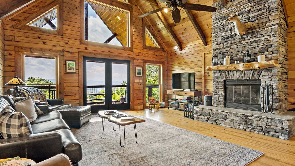 Marion Cabin | Moondance | Log Cabin with Hot Tub, Fire Pit & Mountain Views!