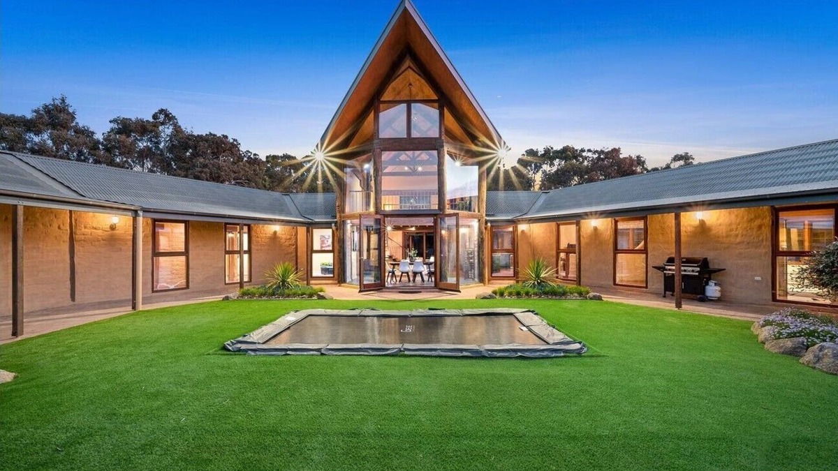 Whittlesea House | Moonlight Retreat