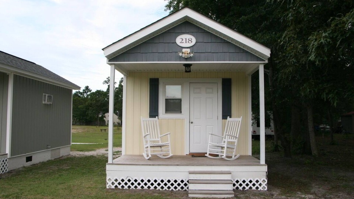 New Bern Apartment | Moonlight Studio 218