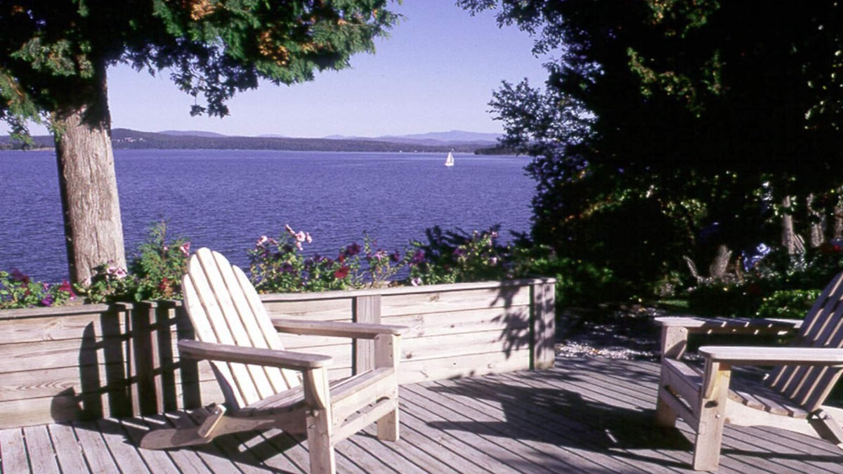 South Hero Cottage | Moonpath Cottage at Kibbe Point–the ultimate romantic escape