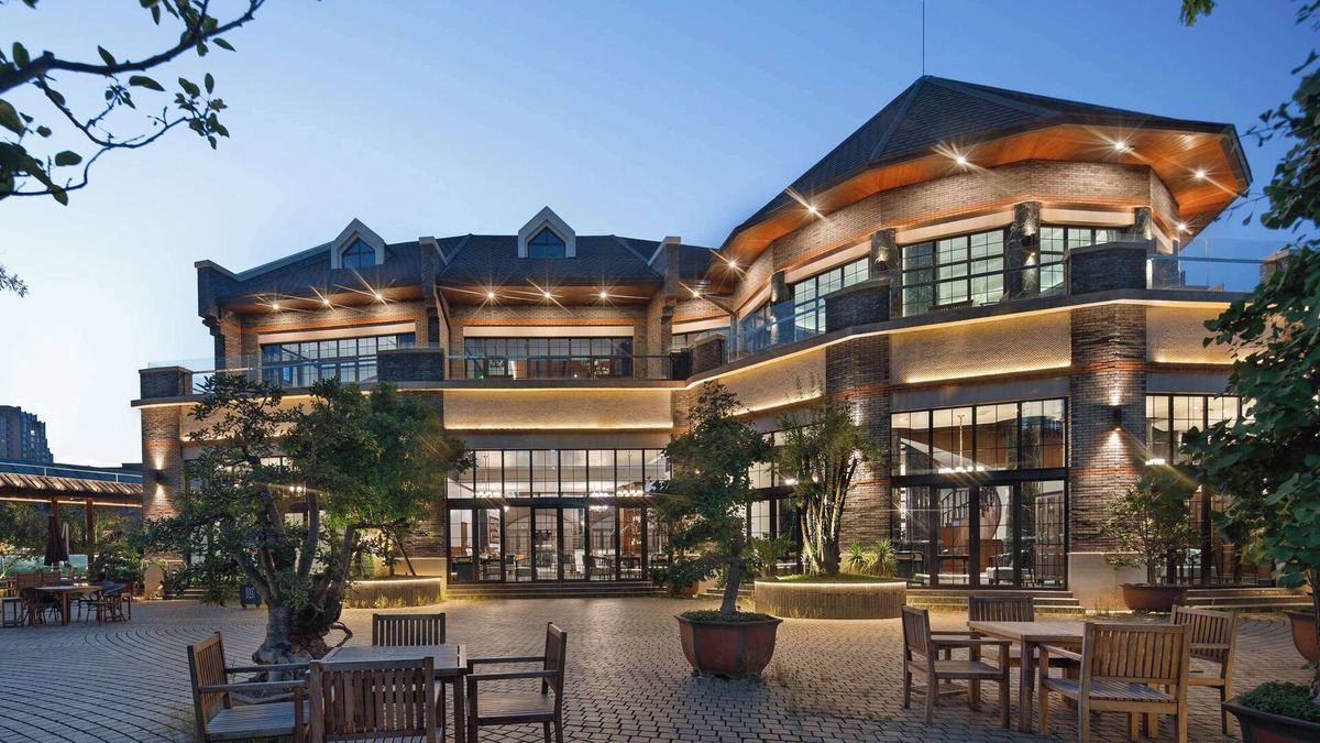 Jingyang District Hotel | MOONRISE HOTELS & RESORTS