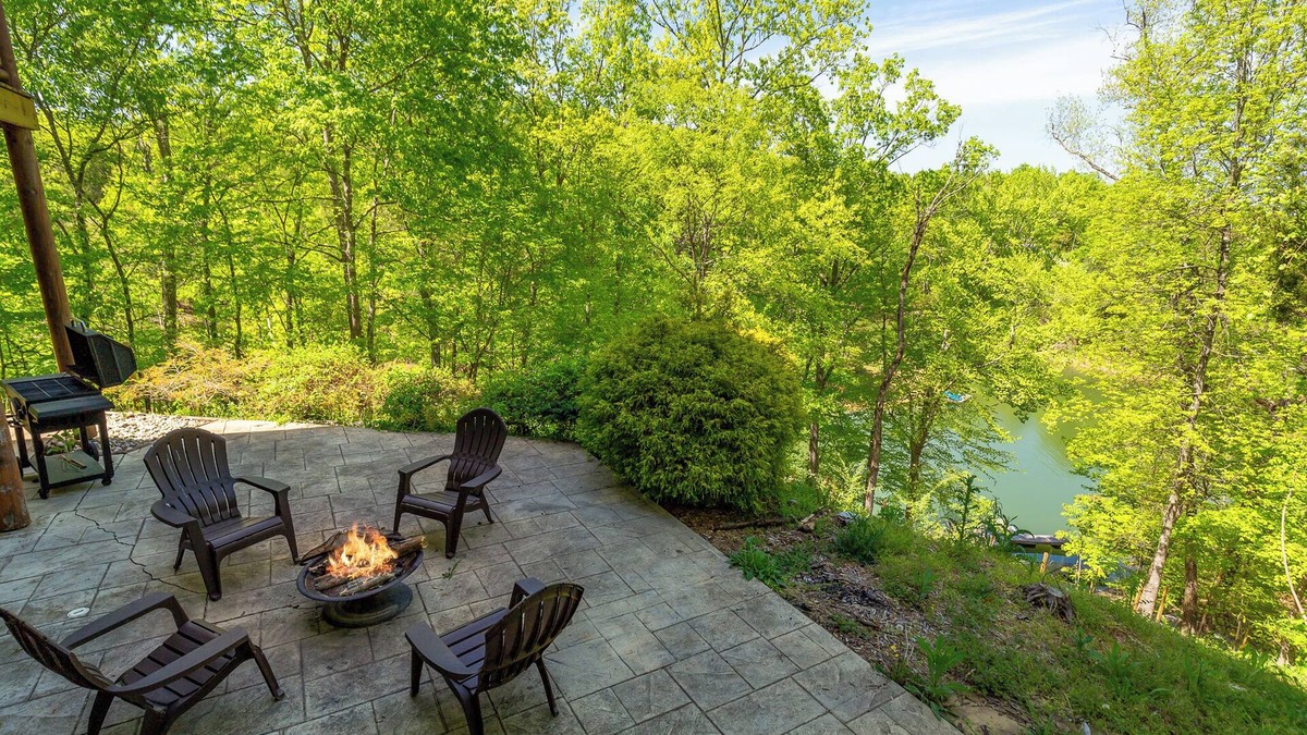Sevierville Cabin | Moonside Retreat