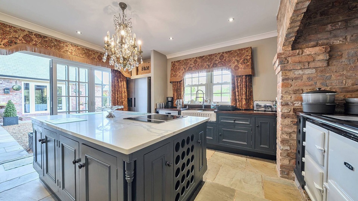 Poulton-le-Fylde Cottage | Moor End Manor