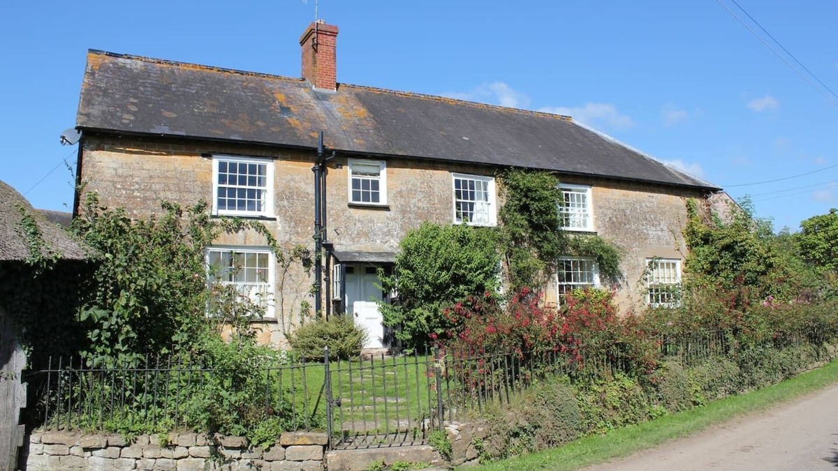 Bridport Other | Moorbath Farmhouse with Indoor Pool & Hot Tub
