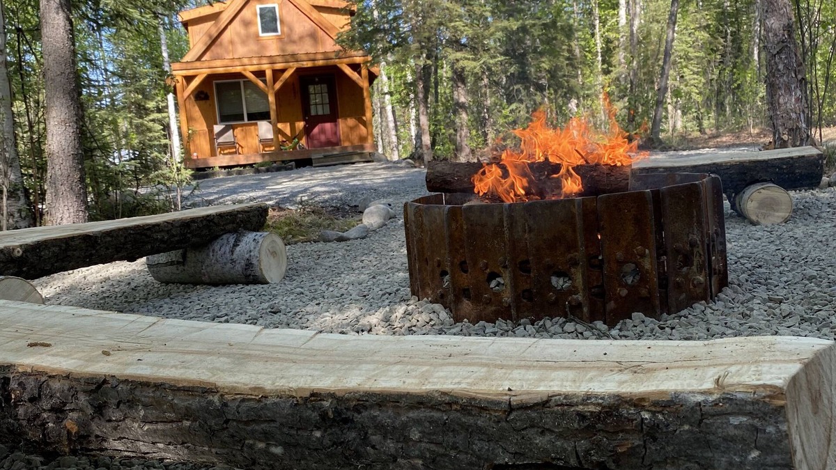 Wasilla Cabin | Moose Landing Cabin B97, Full Amenities Cabin tucked in the woods of Wasilla