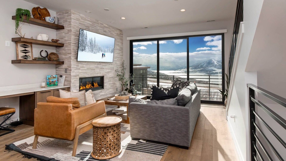 Hideout House | Moose Management's Klaim 807: Luxury & Tranquility in Park City