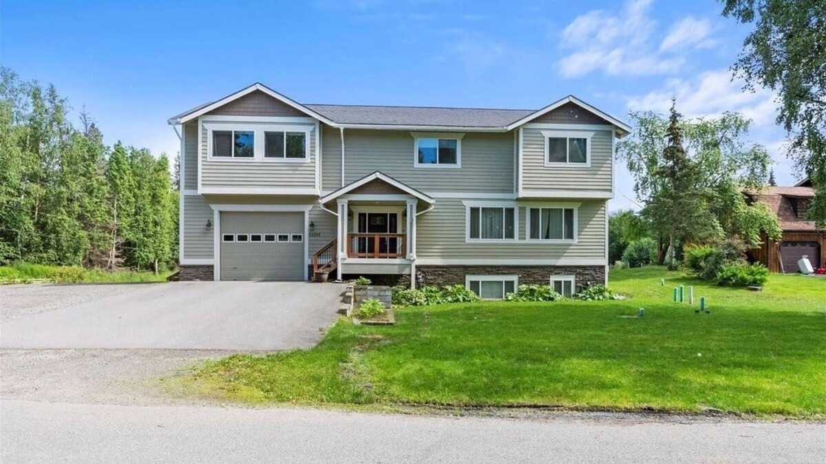 Huffman - O' Malley House | Moose Meadow (5-Bedroom Home) by RedAwning