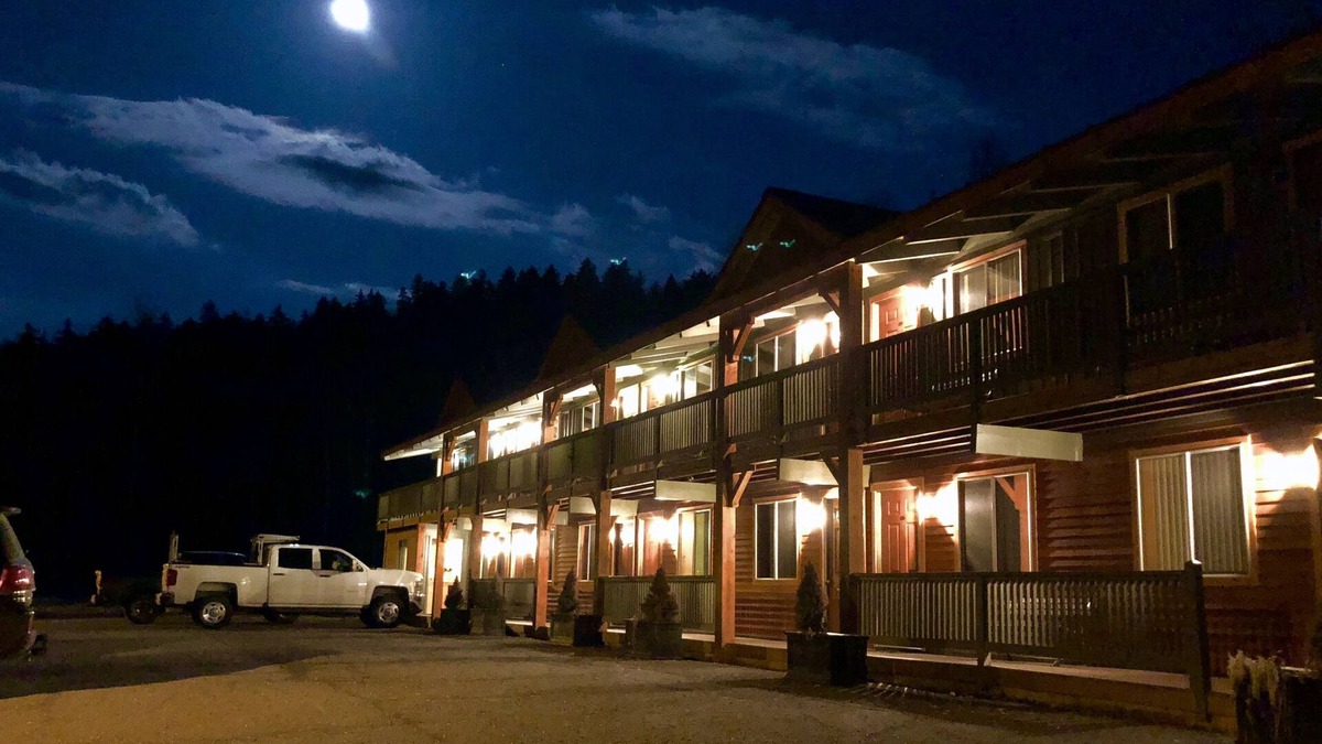 Greenville Junction Hotel | Moose Mountain inn