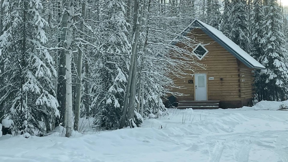 North Pole Cabin | Moose Tracks Cabin in North Pole, Alaska