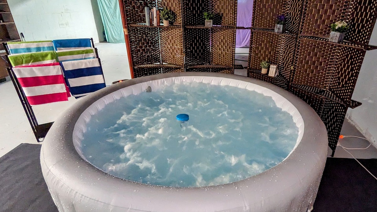 Ontonagon House | Moose Tracks Hot Tub Hideaway w/50 amp EV Outlet