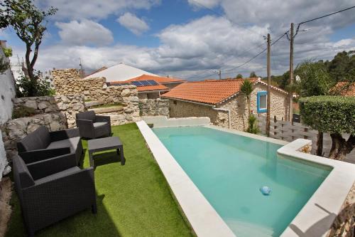 Nossa Senhora das Misericordias House | Moradia dos Castelos Amarelo