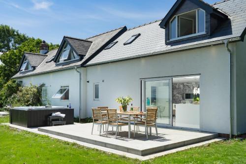 St Dogmaels House | Morawel St Dogmaels