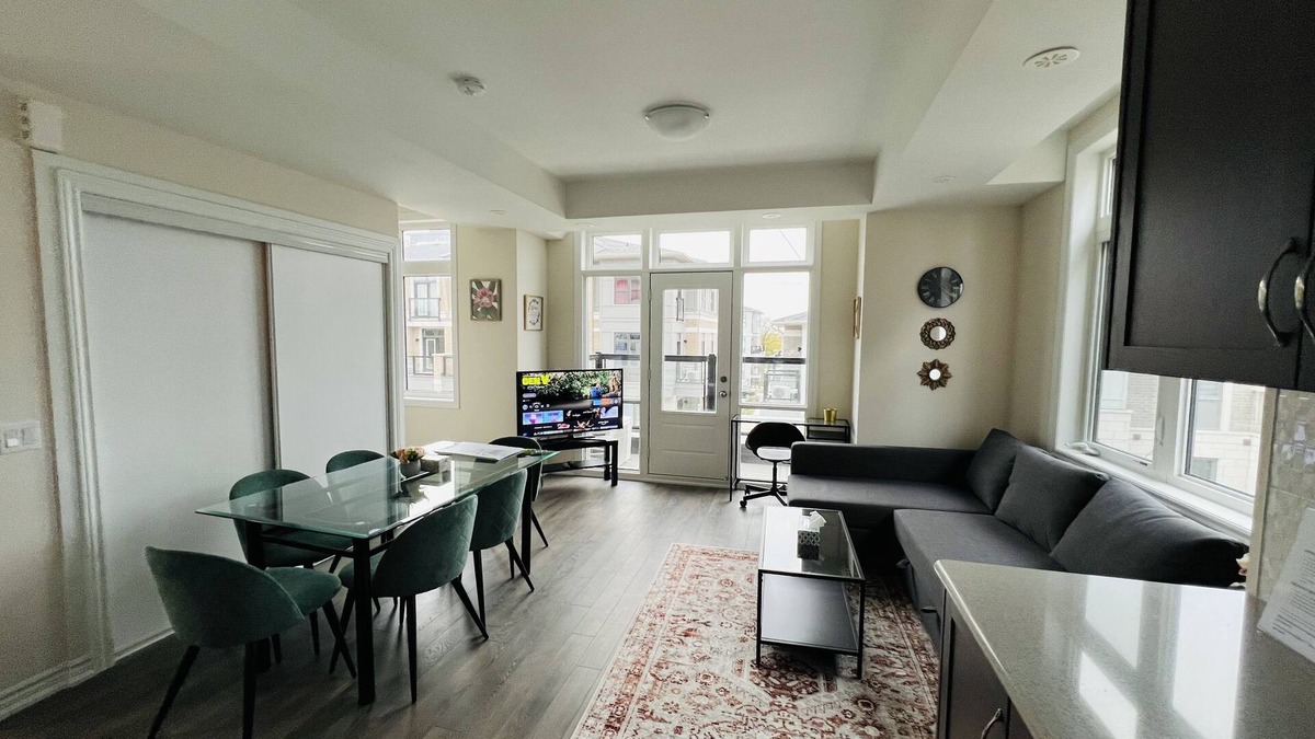 Brampton House | Mordern Brand new 2 Bedroom Townhome close to Airport and shopping centres