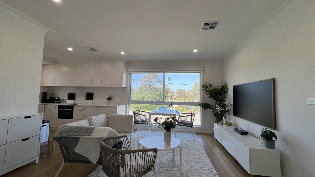 Melbourne House | Mordialloc Fully Renovated Beachfront Oasis: Right across from the beach!