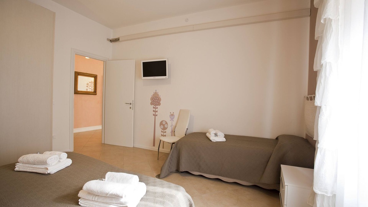 San Zeno Apartment | MORGAN SUITE