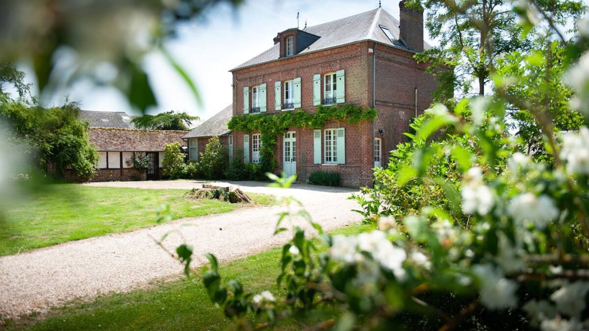 Morgny Cottage | Morgny: House with walled garden and above ground pool heated from May to September.