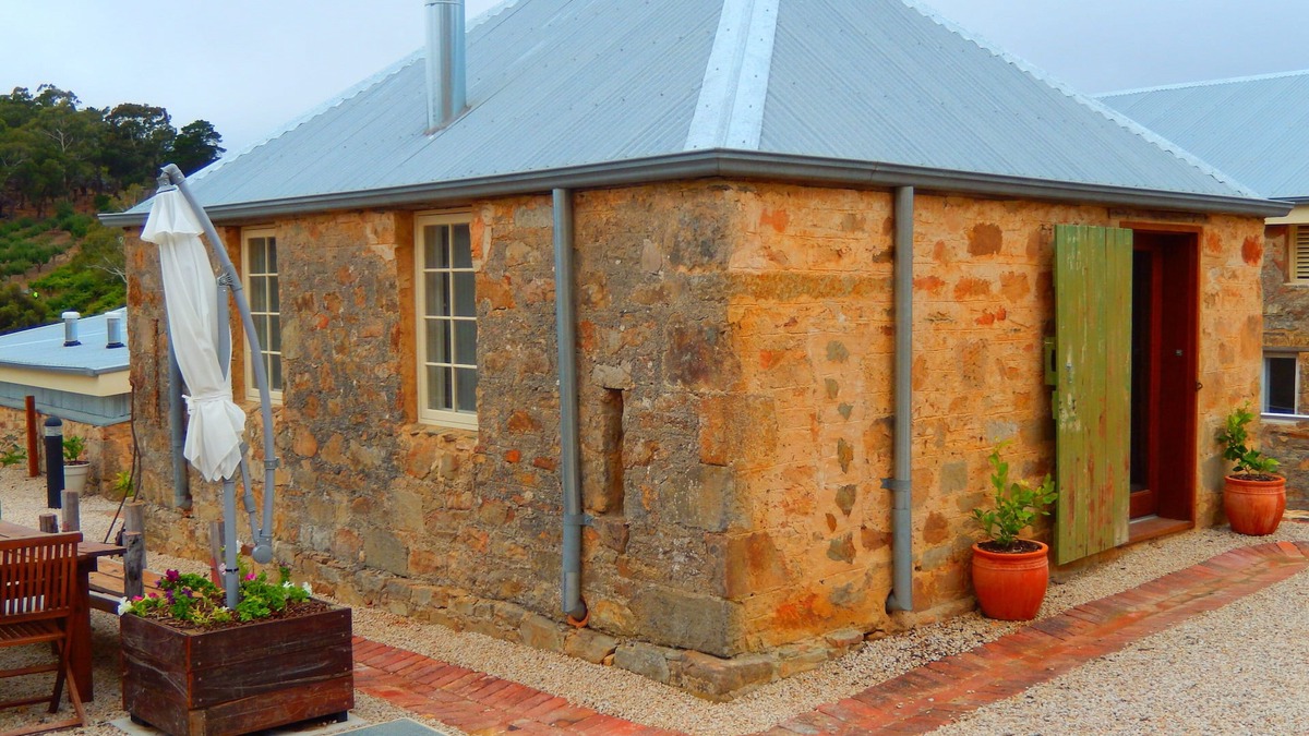 Norton Summit Cottage | Morialta Barns - The Well Room - Unique Heritage Accommodation