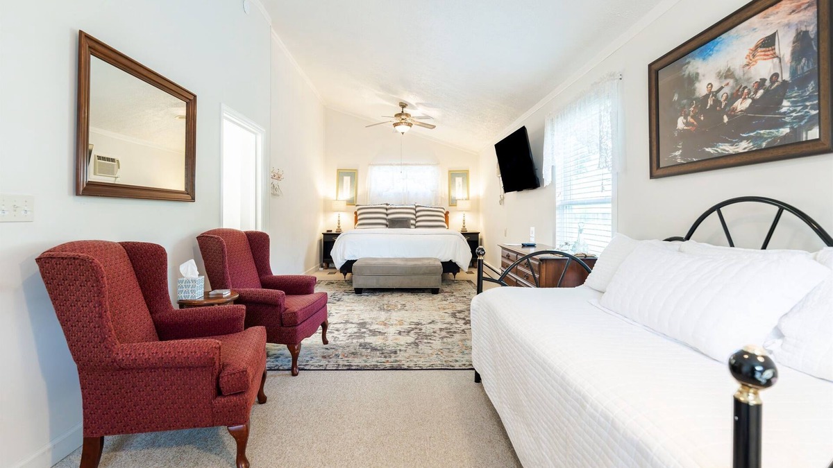 Marblehead Apartment | Morning Bliss in Marblehead at the Victorian Inn