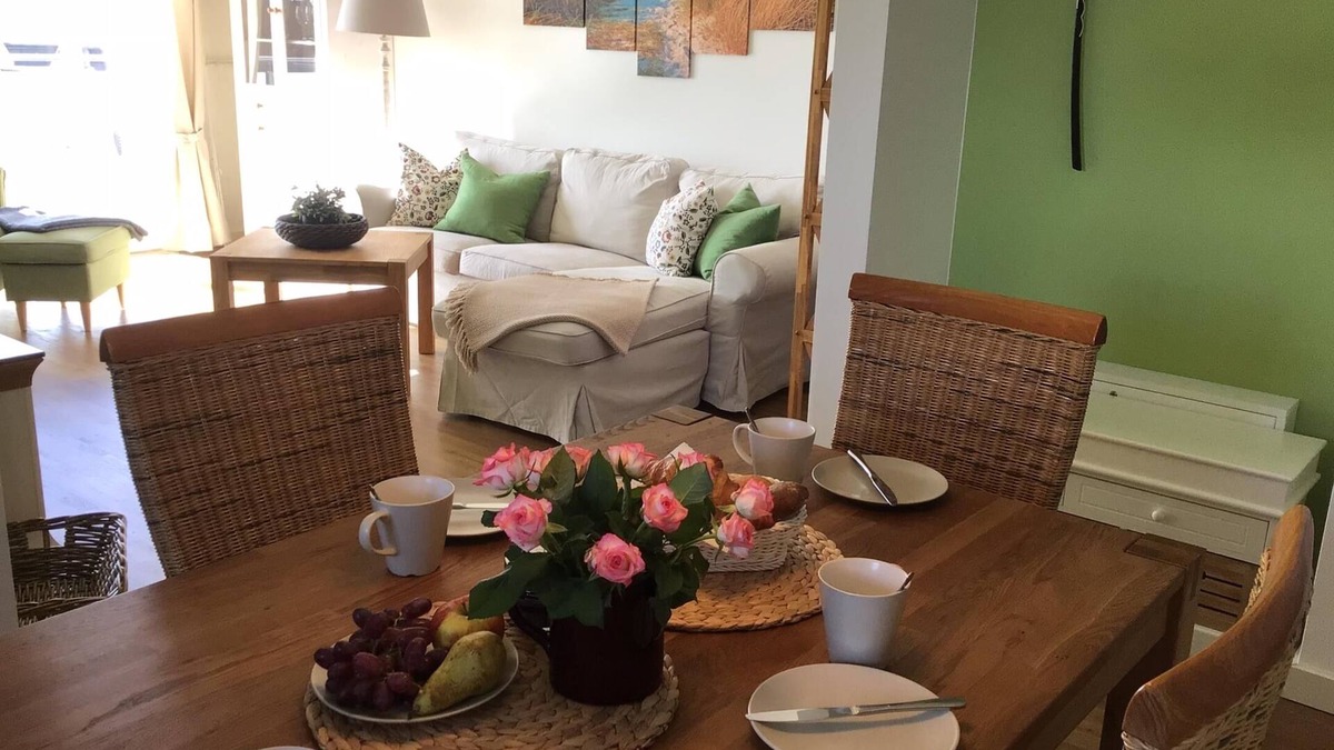 Born auf dem Darss Apartment | Morning sun - balcony, barbecue area, close to the Bodden, Baltic Sea 6km away, washing machine