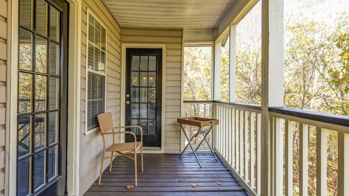 Meadowbrook Condo | Morning Sun Escape- 3 Bedrooms, King Beds, Balcony