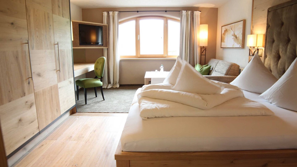 Tannheim House | Morning sun - Hotel Bogner Hof